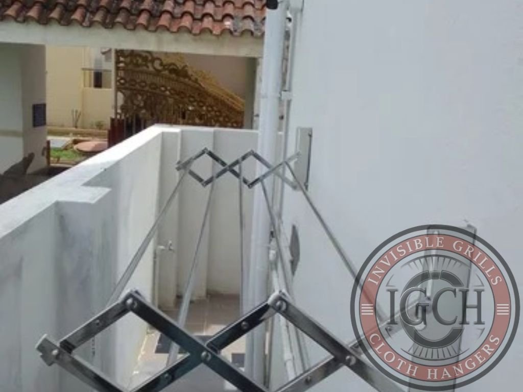 Ceiling cloth hangers in Bhuvanagiri for modern apartments